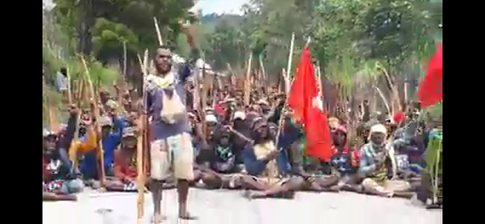 銃撃や弓矢で９人死亡か　パプア山間部　治安部隊と住民衝突