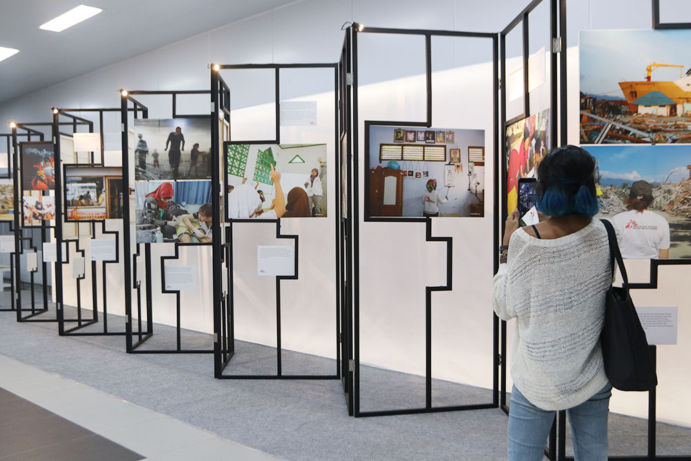 ＭＲＴ駅で写真展　22日まで　国境なき医師団