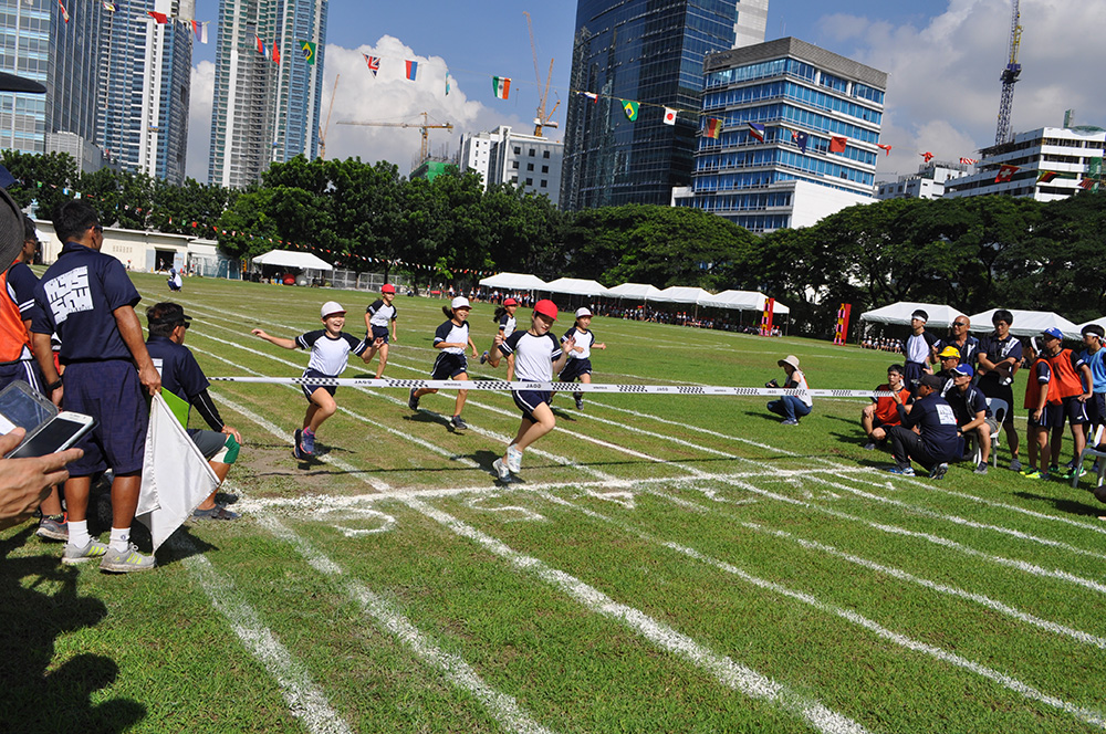 快晴の下 大運動会　マニラ日本人学校