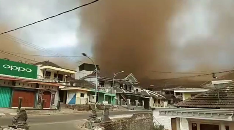 暴風で住宅倒れ１人死亡　東ジャワ州バトゥ
