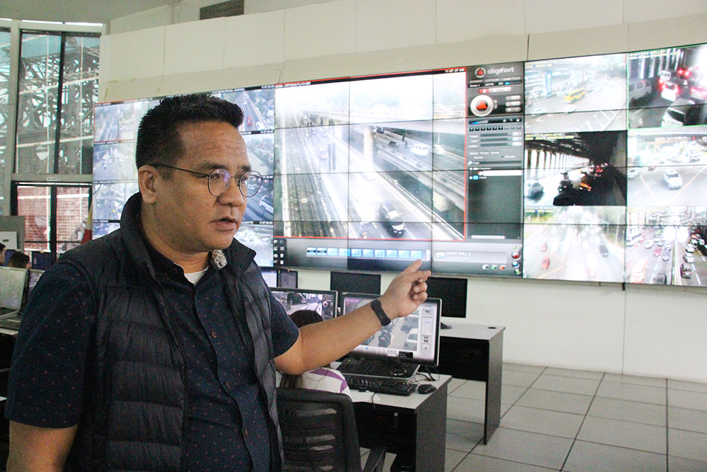 悪化する渋滞 解消できるか　「方針の転換必要」　マニラ首都圏