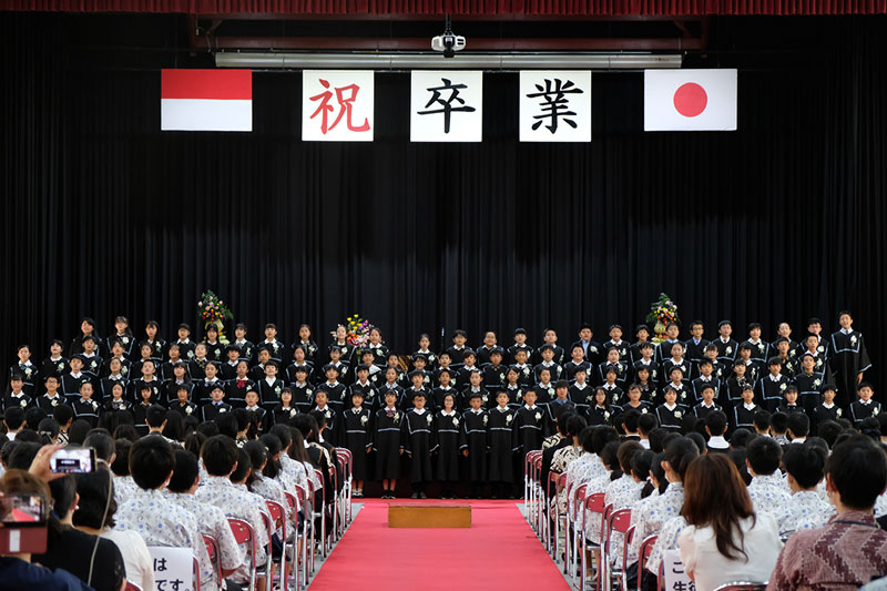 160人、新たな一歩　ＪＪＳ卒業式