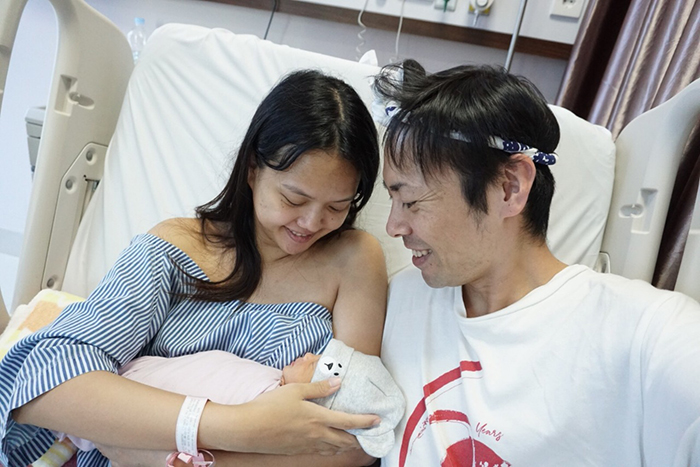 「いつか娘を笑わせたい」　よしもと住みます芸人　アキラさんに第１子誕生