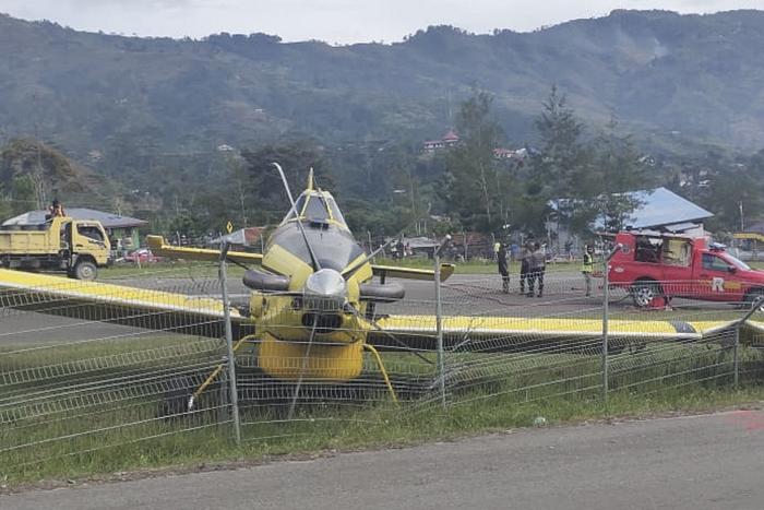 ▼セスナ機がスリップ