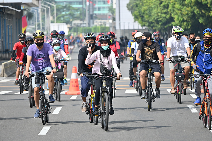 ３カ月ぶりに青空満喫　カーフリーデー参加　ウオーカー佐々木