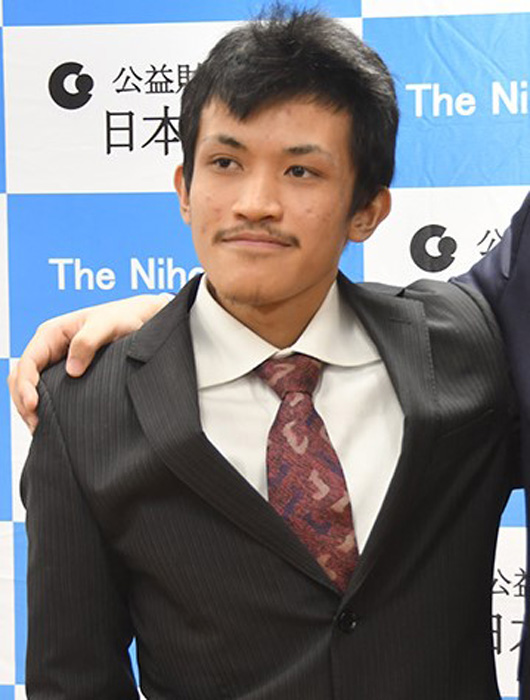 白星逃すも〝大きな一手〟　イ人プロ棋士が初陣　フィトラ・ラフィフさん  