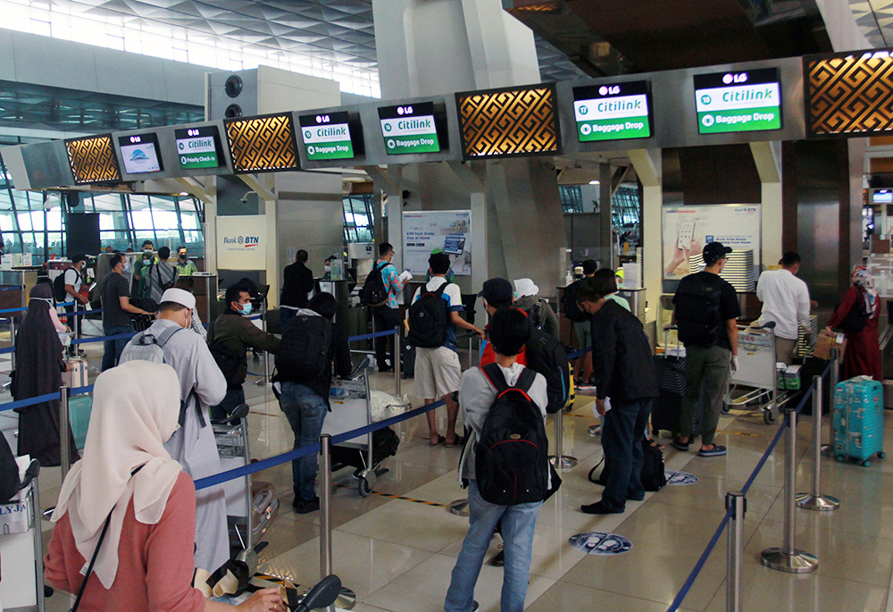 首都Ｕターン34万台超　高速・空路・鉄路　５連休で交通量増