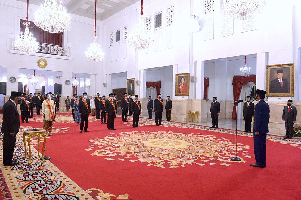 医療従事者23人に勲章　ジョコウィ大統領　コロナ感染死