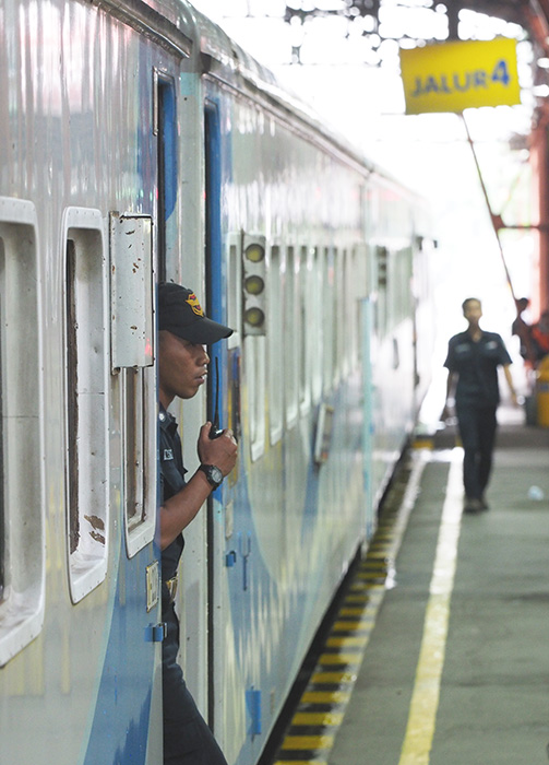 「鉄道マンが結ぶ架け橋　20年の軌跡」（５）新たな可能性の模索　20年の成果踏まえ　保有率100％  稼働率100％   