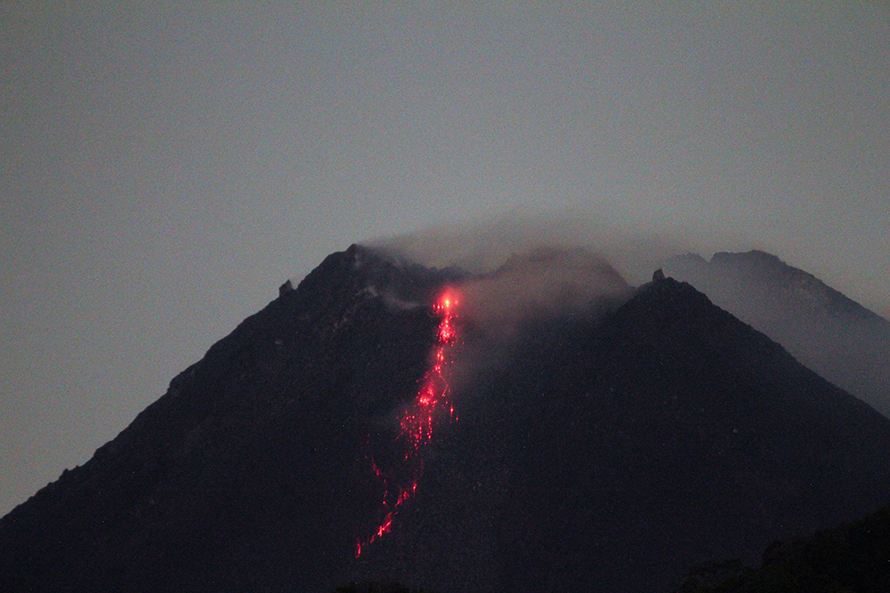 ムラピ山、噴火