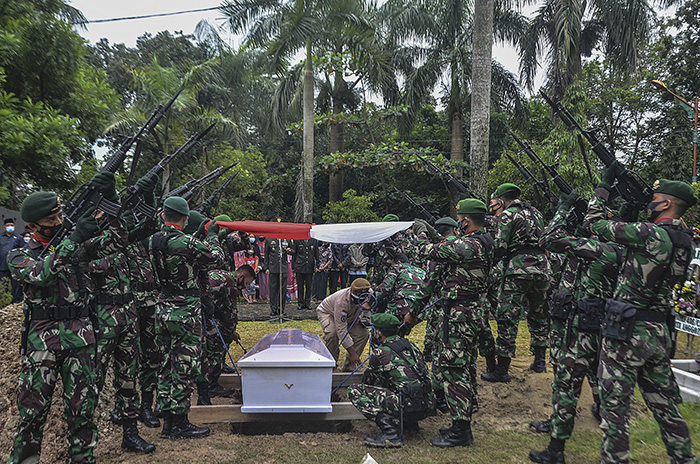 兵士死亡、住民1000人避難　武装集団と衝突、緊張高まる　インタンジャヤ