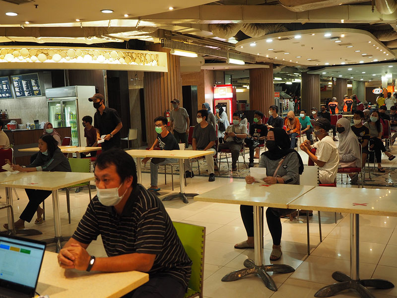 伝統市場で接種開始　新型コロナワクチン　商人から喜びの声も