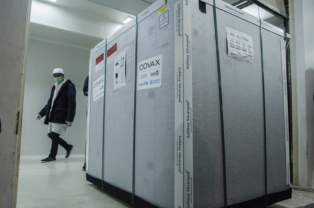   アストラゼネカ製緊急使用許可　新型コロナワクチン