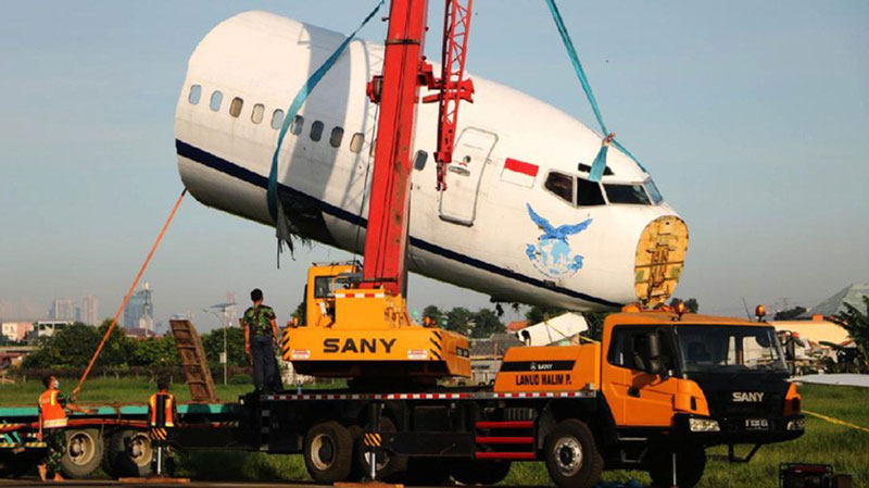 ハリム空港に不時着