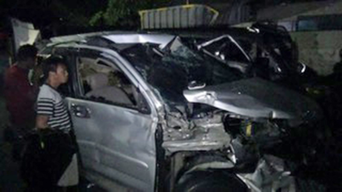 高速道路で追突事故　ミニバスの乗客１人死亡