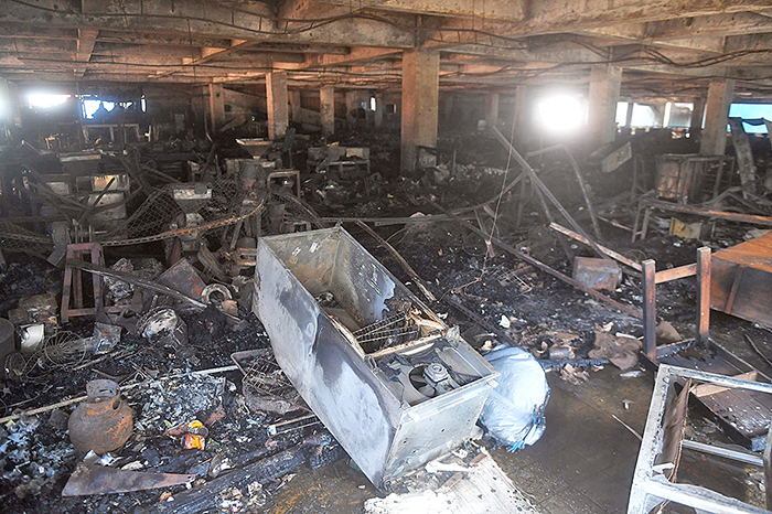 パサールミングで火事、392店全焼　漏電が原因か