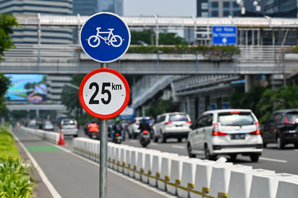 自転車レーンに制限速度