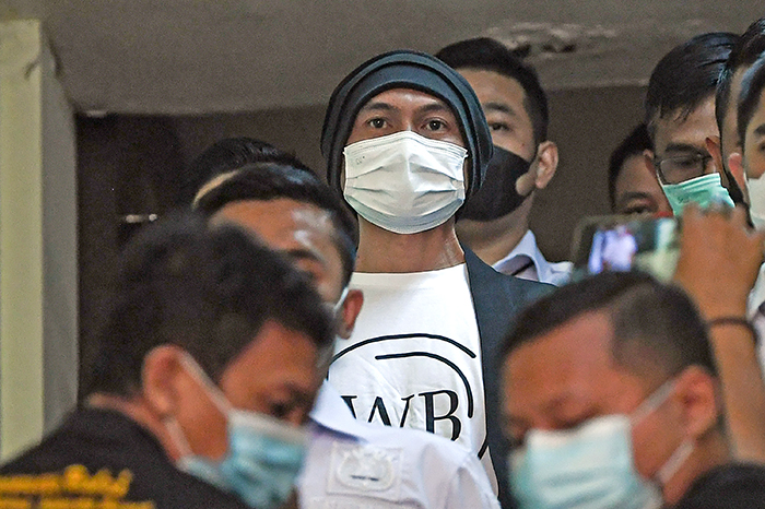 人気歌手、大麻所持で逮捕　通称「アンジ」、容疑認める