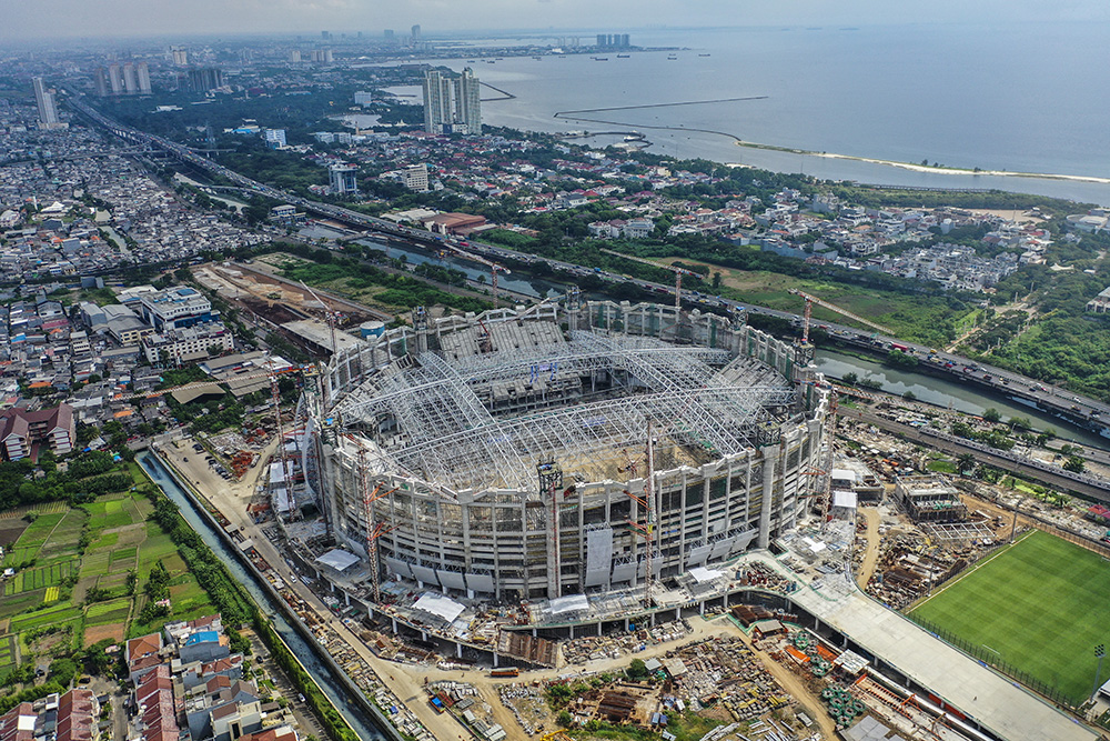 進むスタジアム建設