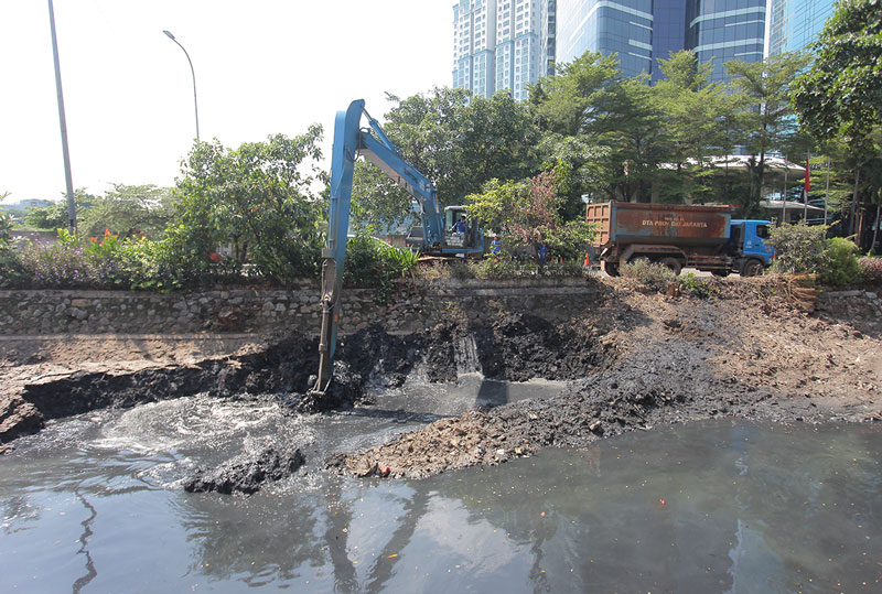 汚泥かき出し洪水防止