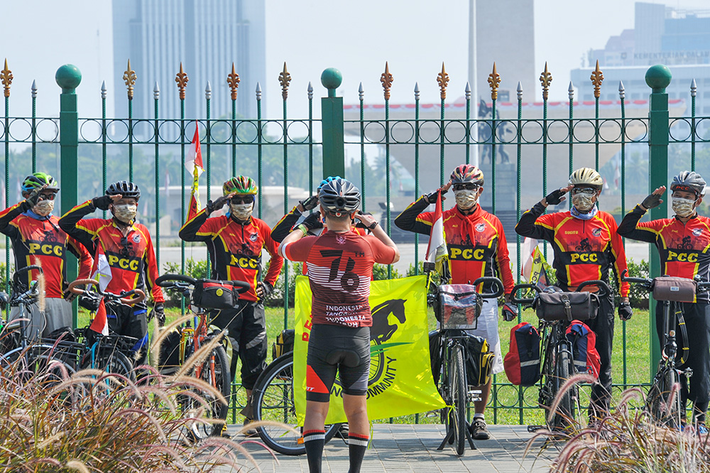 自転車愛好家も祝賀モード