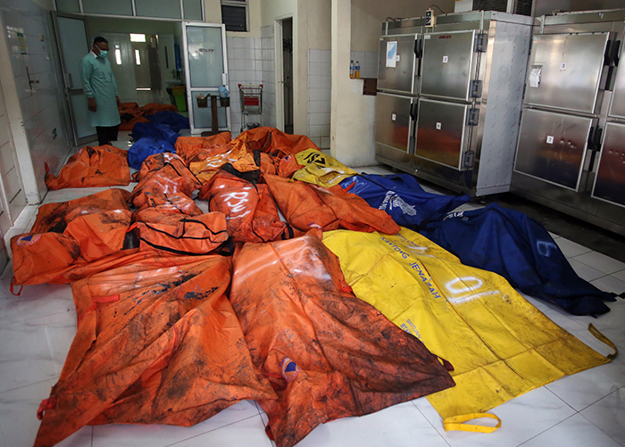 受刑者41人死亡の惨事　タンゲラン刑務所　大規模火災