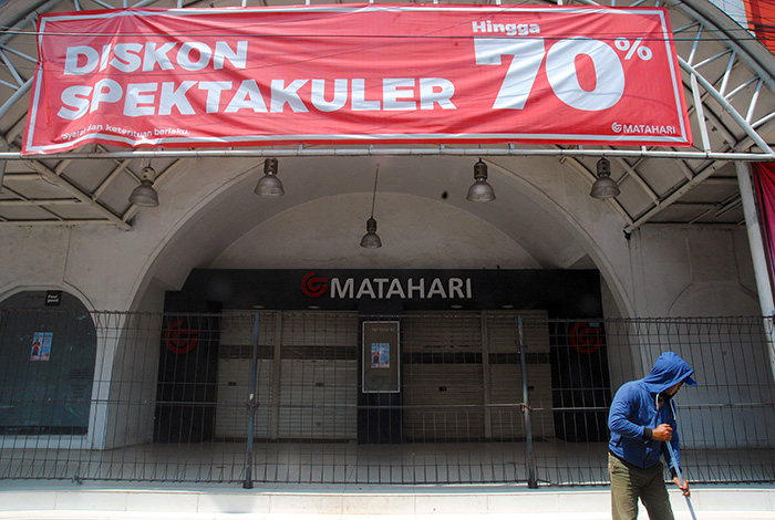 ▼マタハリ、ボゴール店閉鎖