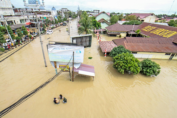 アチェ州各地で洪水　２人死亡、４万人以上が避難