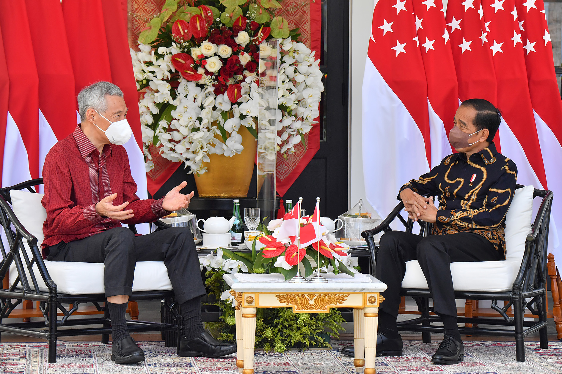 シンガポール首相と会談 　経済分野などで協力　大統領