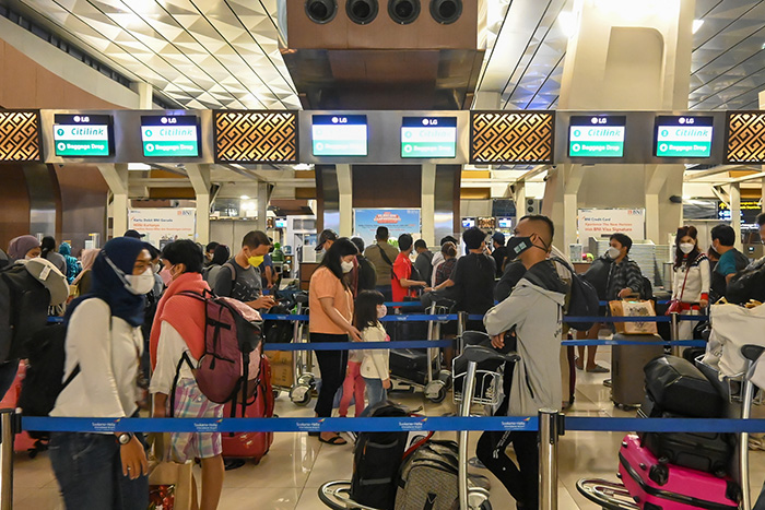 レバラン需要で運賃高騰　規制緩和で利用者増　空の便