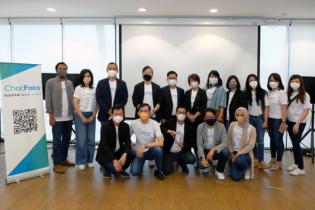 ワッツアップで写真プリント注文　国内初のサービス　富士フイルム現法