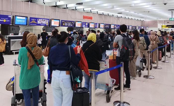 大混雑の空港？