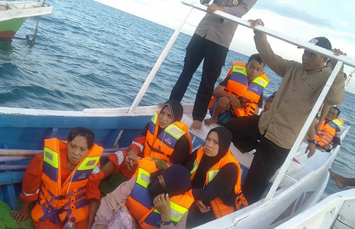 ▼漁船沈没、25人不明