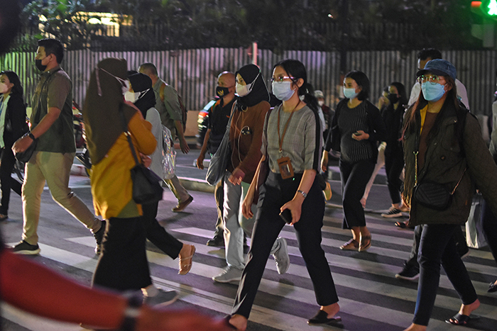 緊急活動制限停止か　合同対策本部　６カ月感染爆発なしの前提