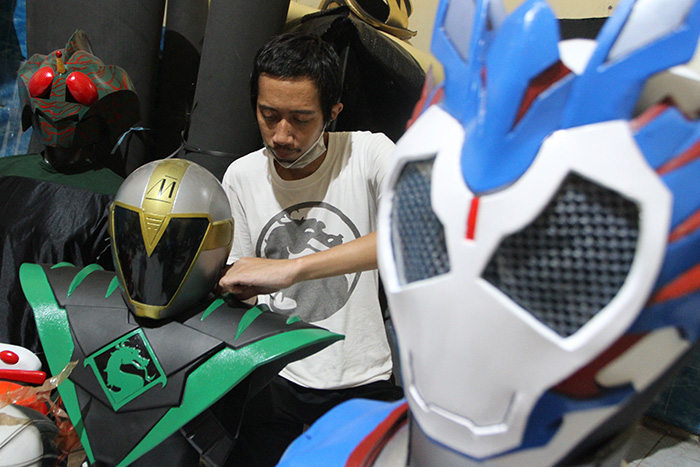 ▼仮面ライダーの衣装作り