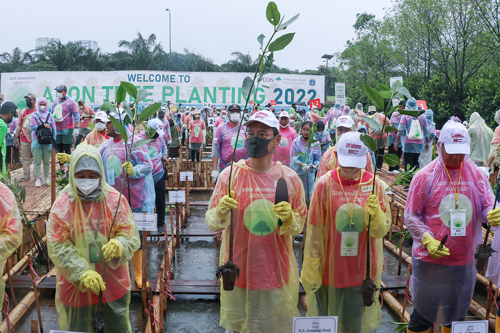 マングローブ3000本植樹　イオン　 首都で環境保全活動