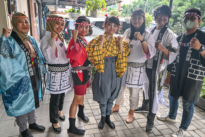 【日イ友好の祭典　ＪＪＭまであと１日】１年に1回の楽しみ ジャカルタ神輿連　カーフリーデーで神輿体験　