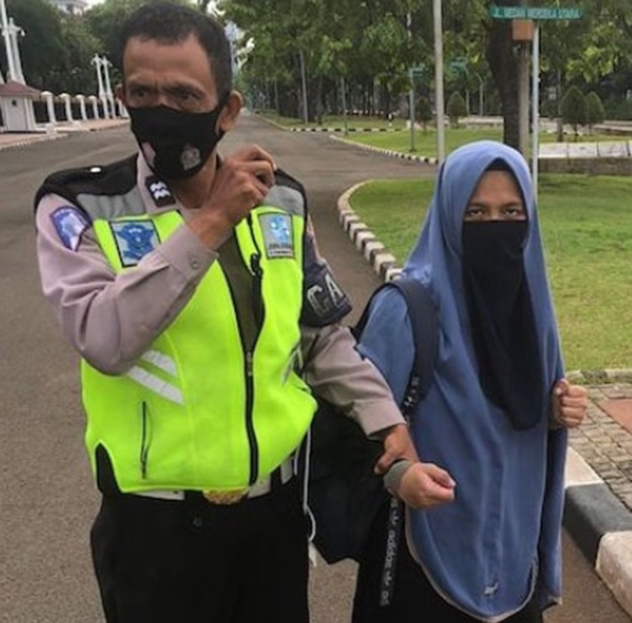 拳銃所持の女逮捕　大統領宮殿に侵入試み　国家警察
