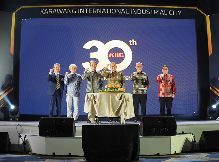 創立30周年を祝う　約450人が式典参加　カラワン工業団地