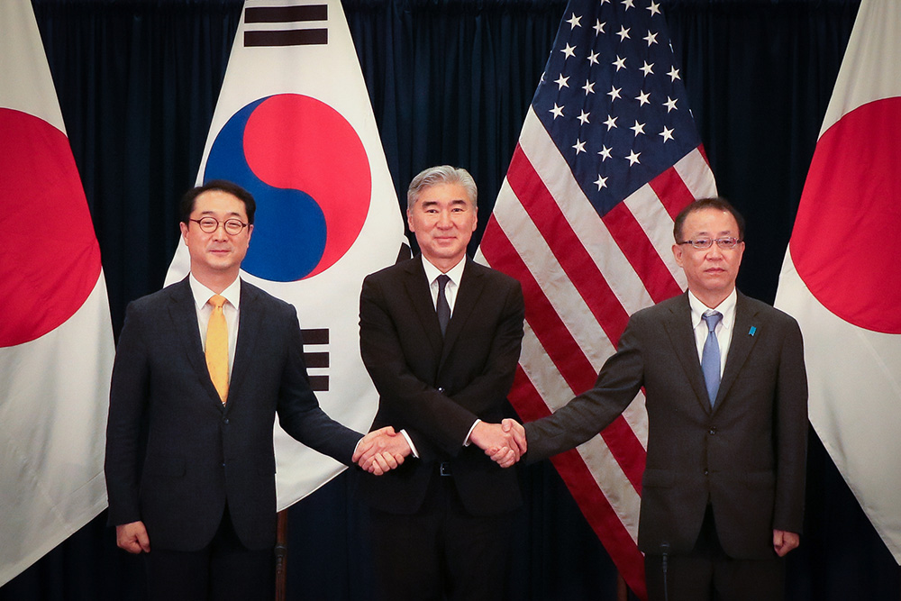 抑止力強化で一致　日米韓３カ国協議　北の挑発に警鐘