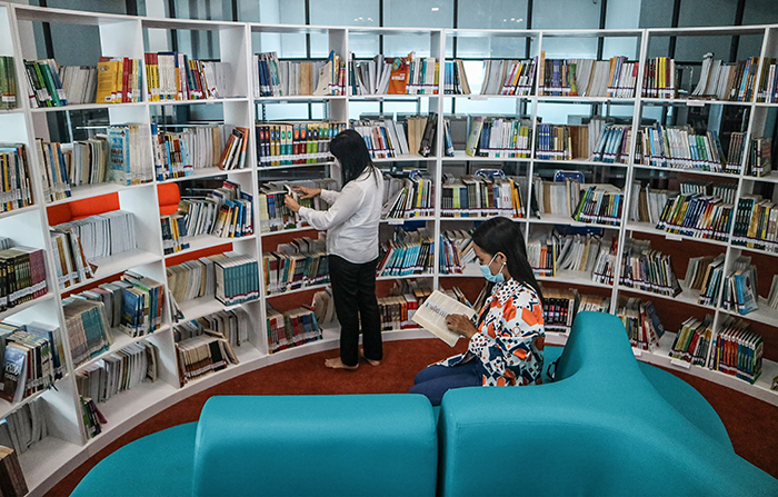 ▼図書館、識字率向上を目指す