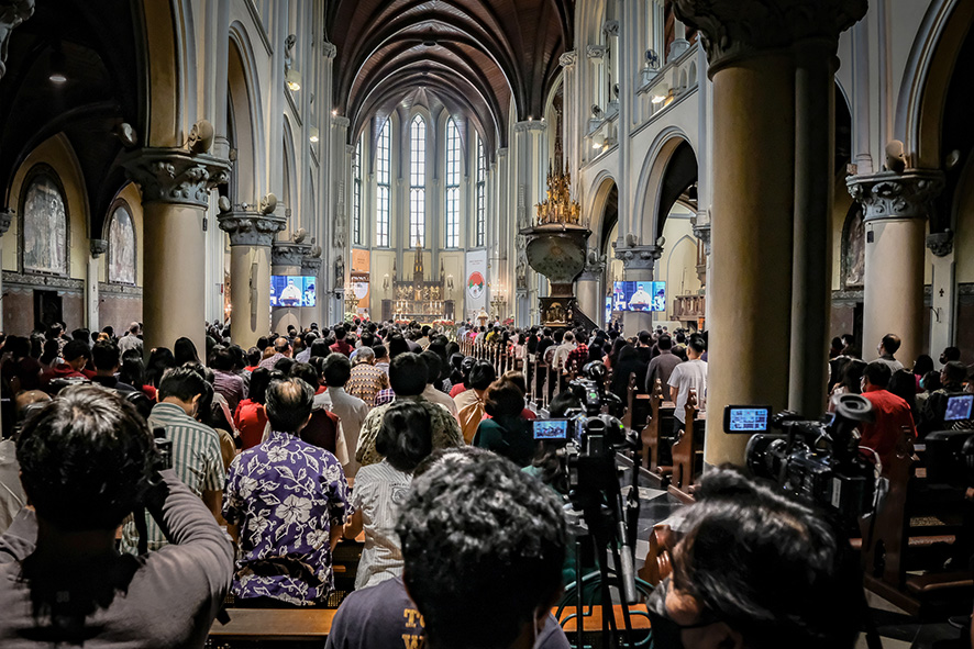 「神を信じ、哲学を貫け」