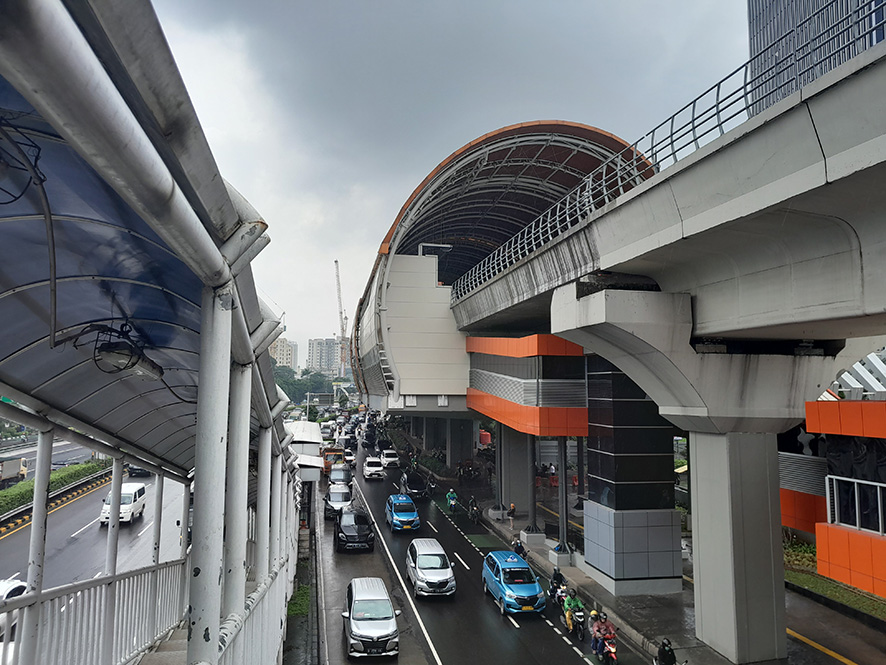 開業しても渋滞は……