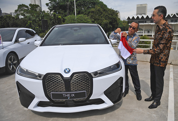 オフィシャルカーに採用　ＢＭＷ「ｉＸ」　５月のＡＳＥＡＮ首脳会議