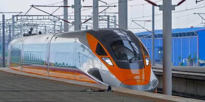 最後の３編成、ジャカルタへ　バンドン高速鉄道　中国・青島港を出港