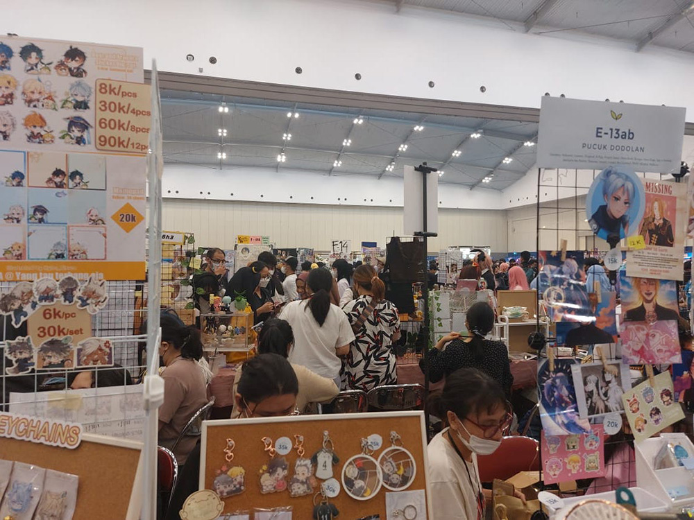 大混雑のコミフロへ！