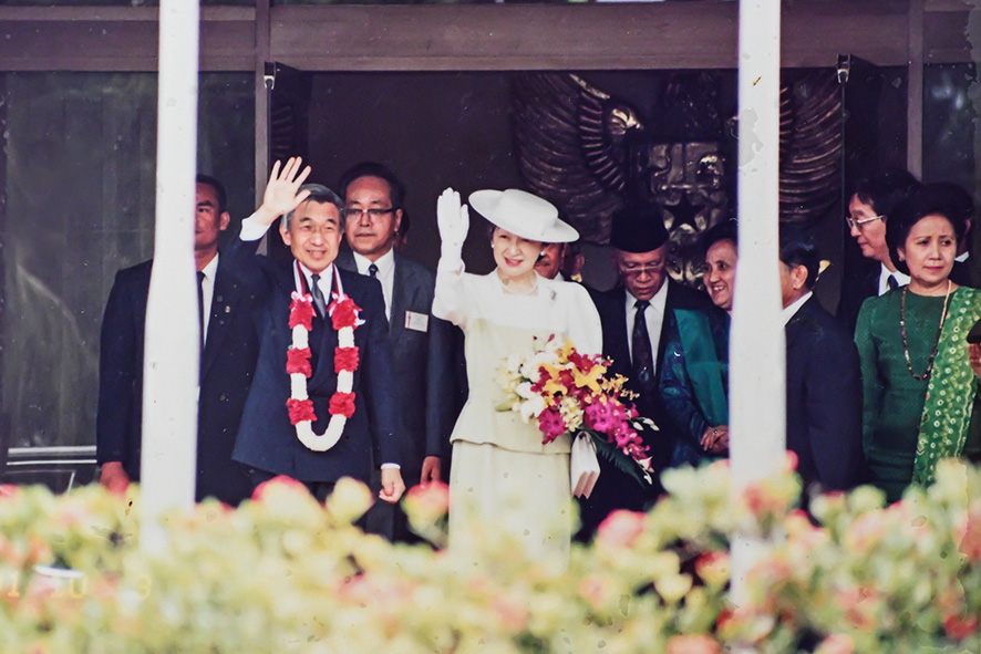 日イ結ぶ「ヒレナガニシキゴイ」　91年も即位後初の海外訪問　上皇ご夫妻