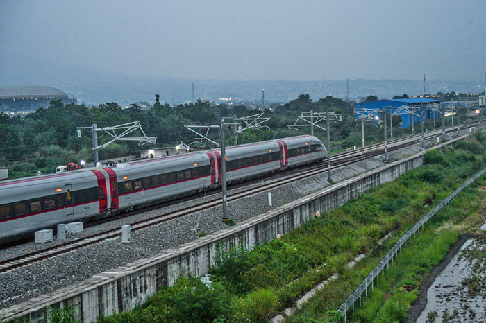 開業延期報道を否定　バンドン高速鉄道　海事・投資調整相