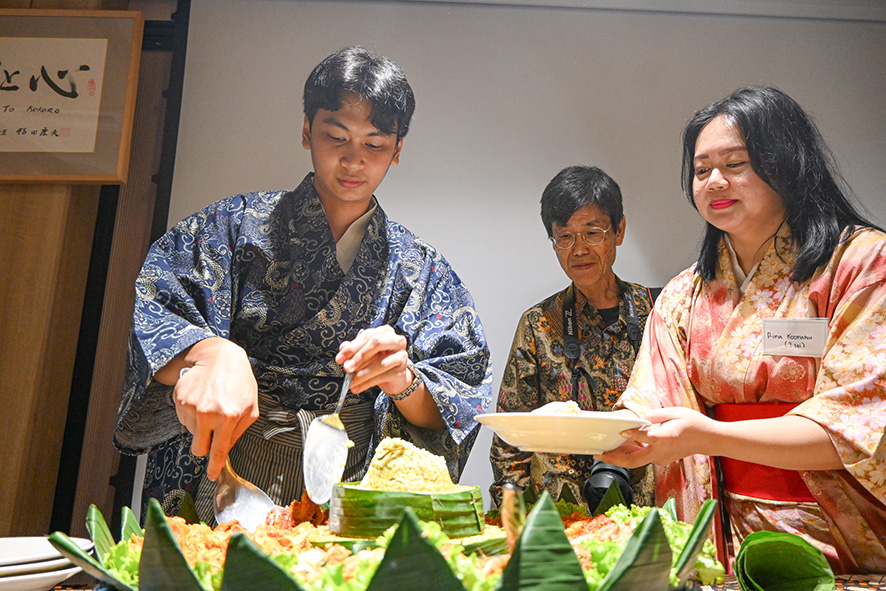 「ここから始まる」　三世、四世が祝賀会　残留日本兵資料館