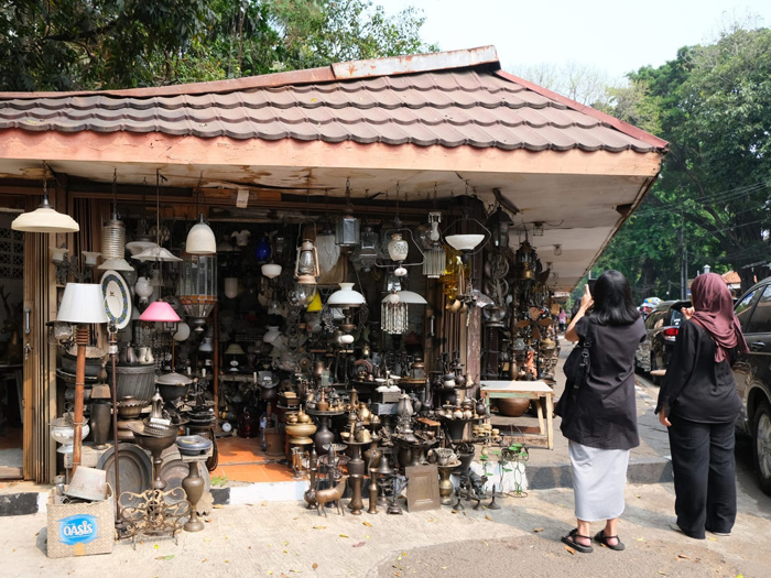 ジャカルタの街並みを懐古　別名「骨董品通り」　ジャラン・スラバヤ